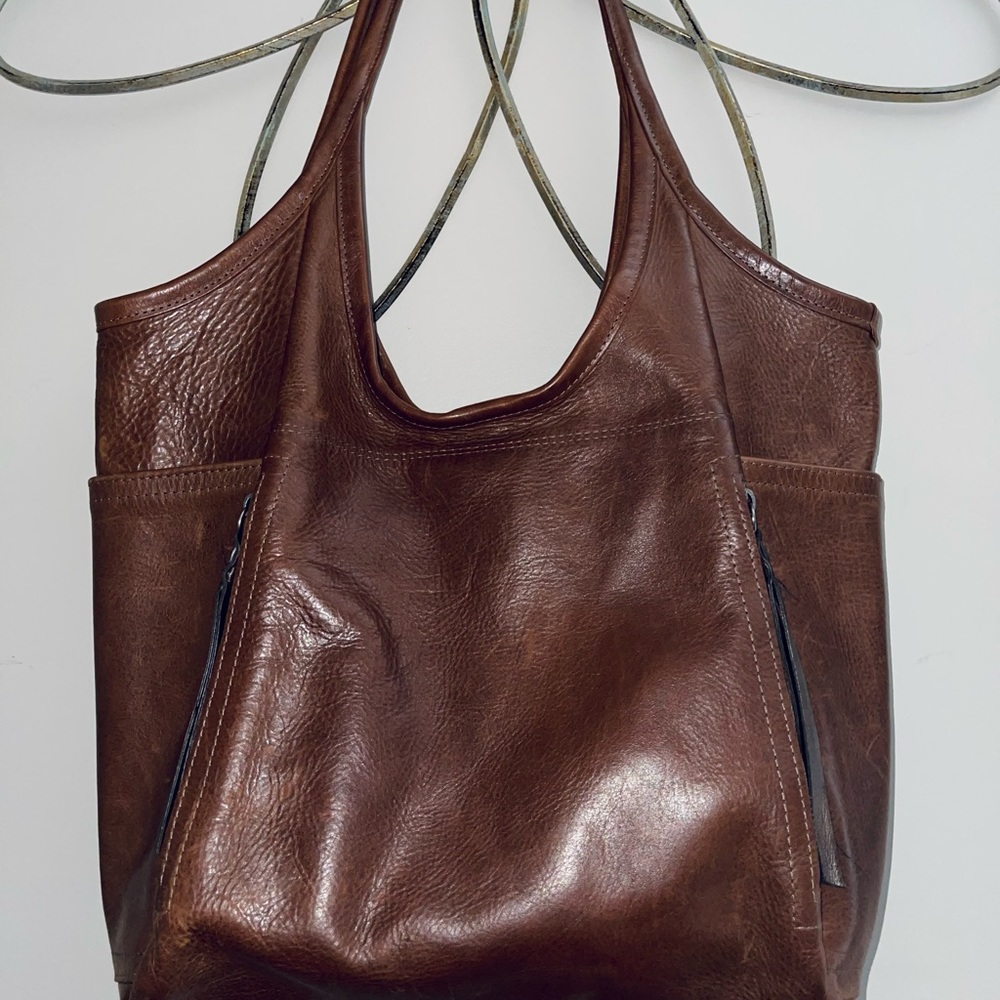 Rough and tumble Seven pocket tote